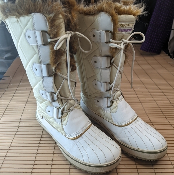Skechers Skech-tex Waterproof  Womens white Boots Size 8.5M faux coyote fur line - Picture 3 of 11